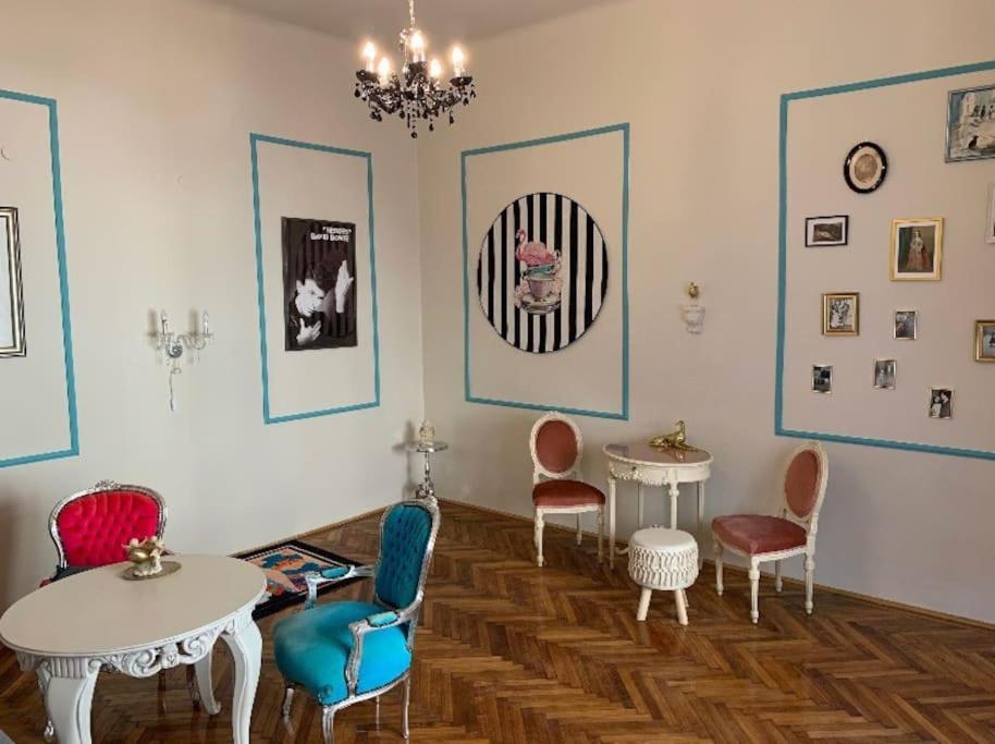 Barbie Baroque Apartment Budapest Exterior photo
